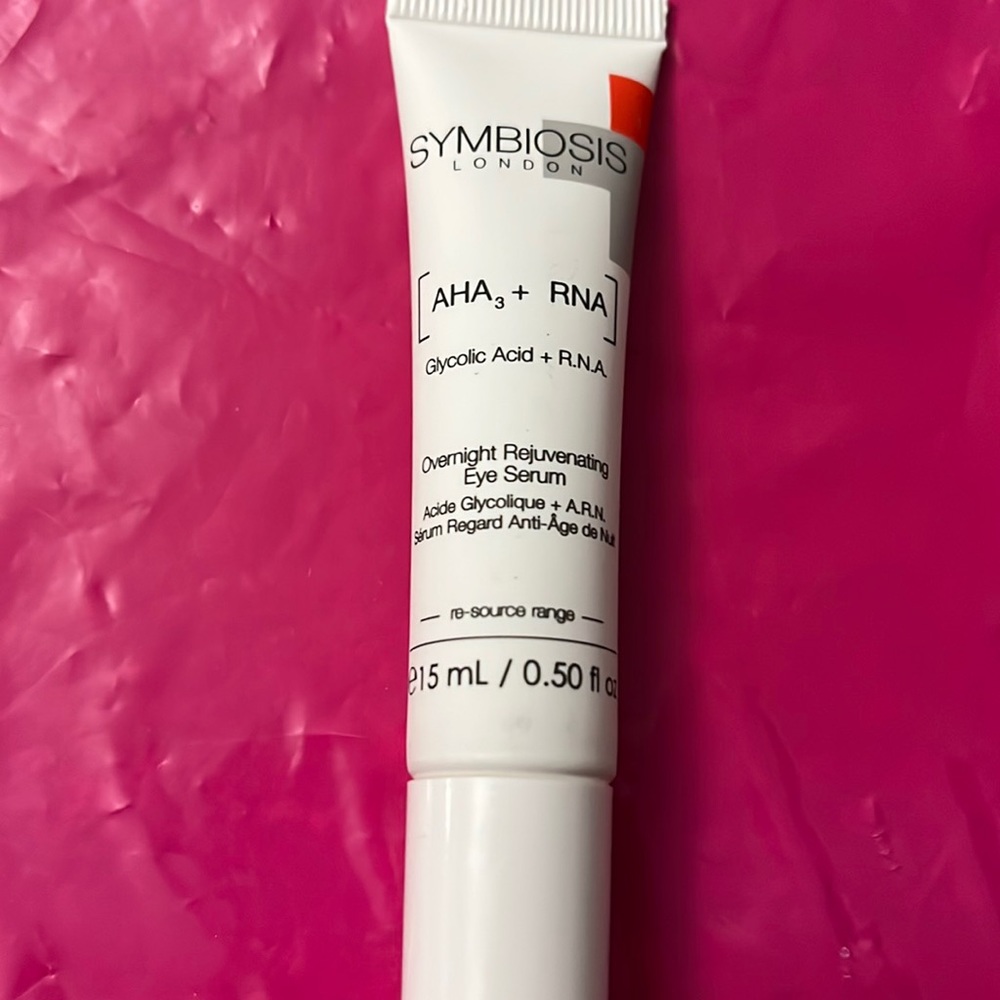 Symbiosis overnight Rejuvenating Eye Serum